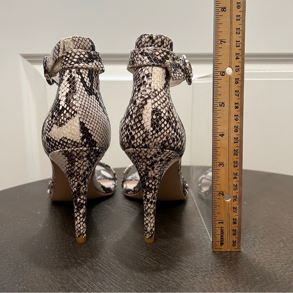 Steve Madden “Born” - Picture 6 of 11